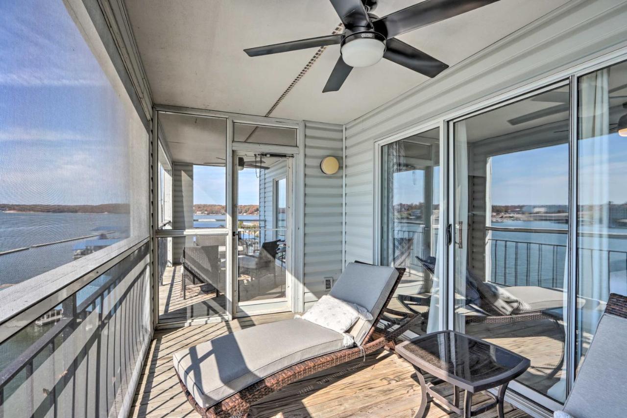 Sunny Osage Beach With Balcony And Lakefront View Extérieur photo